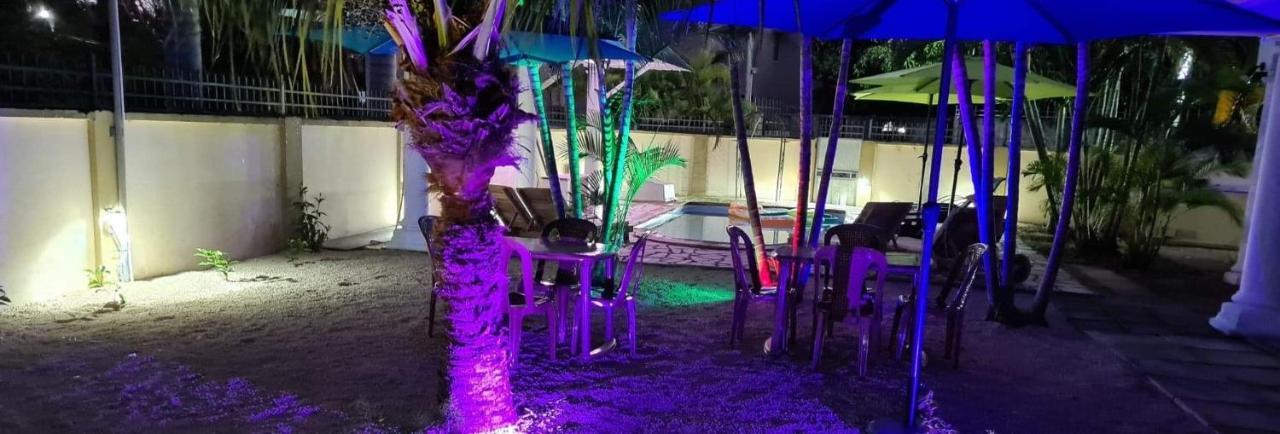 Aparthotel Oasis Tropical à Pereybere Beach Extérieur photo